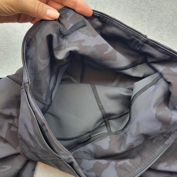 Lululemon Pants Womens 10 Black Camo Fast free Crop‎ Pocket Leggings Yoga Gym - Picture 11 of 13